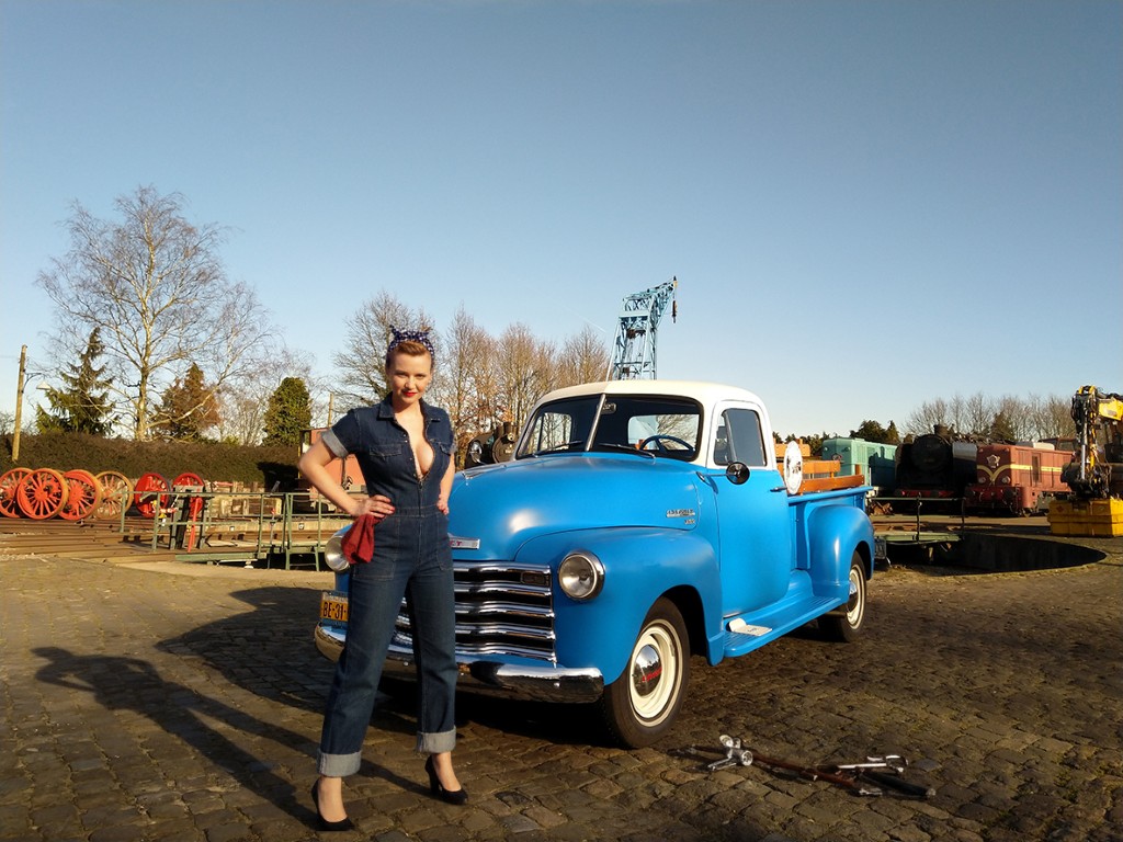 Chevrolet 3600 Pinup 09